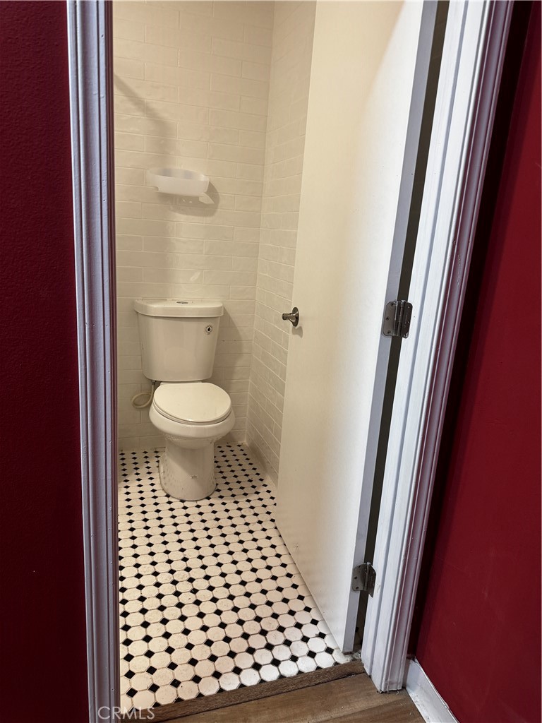 7874 Westminster, Westminster CA 92683 - photo 18