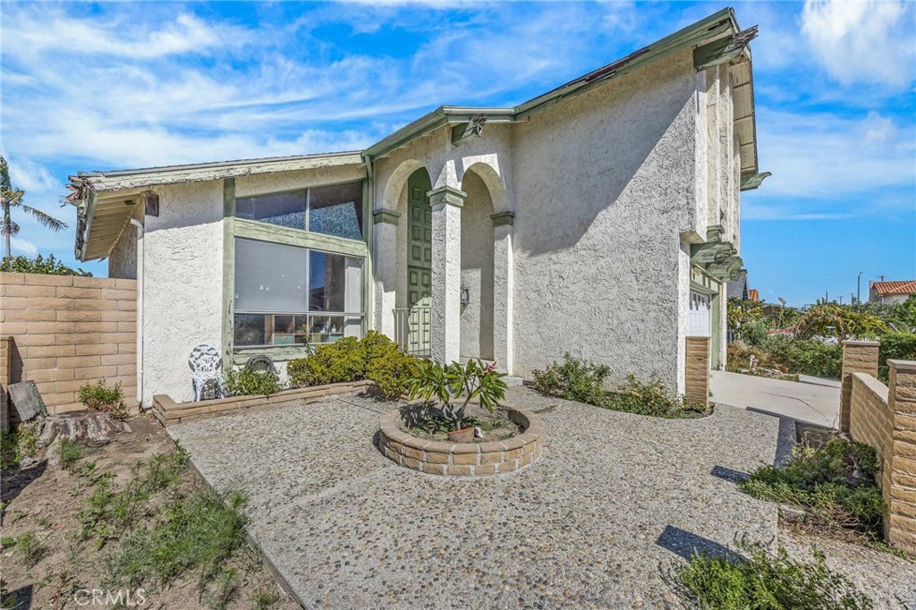 Front Yard - 8441 Tulipwood Circle, Westminster CA 92683 - photo 2