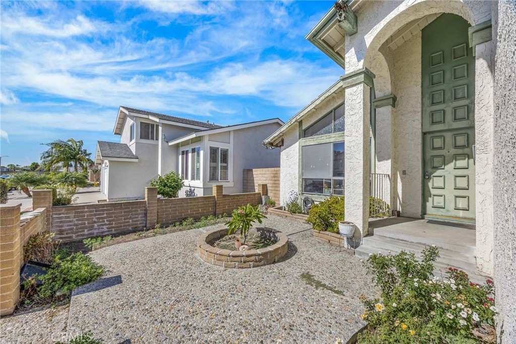 Front Yard - 8441 Tulipwood Circle, Westminster CA 92683 - photo 3