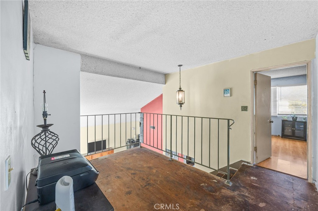 Loft - 8441 Tulipwood Circle, Westminster CA 92683 - photo 21
