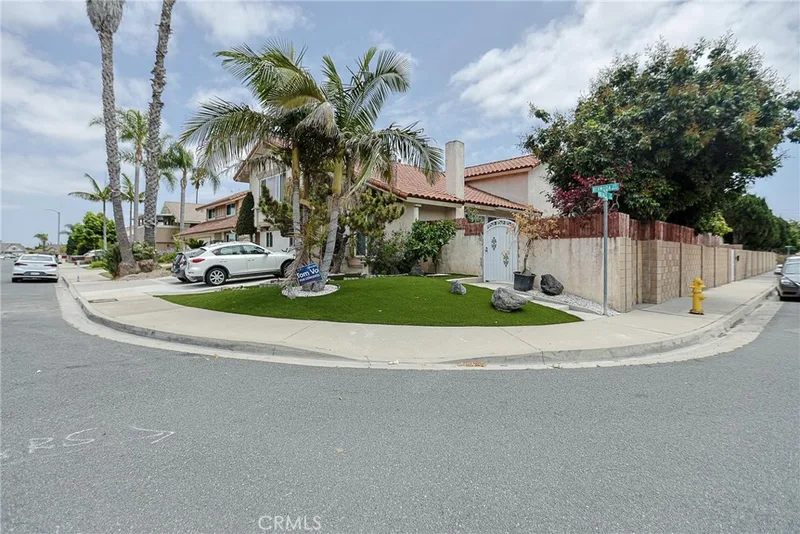 8552 Bermuda, Westminster
