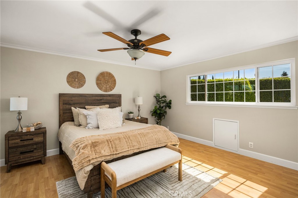 Upstairs bedroom with abundant natural light. - 8981 Blackheath Circle, Westminster CA 92683 - photo 17