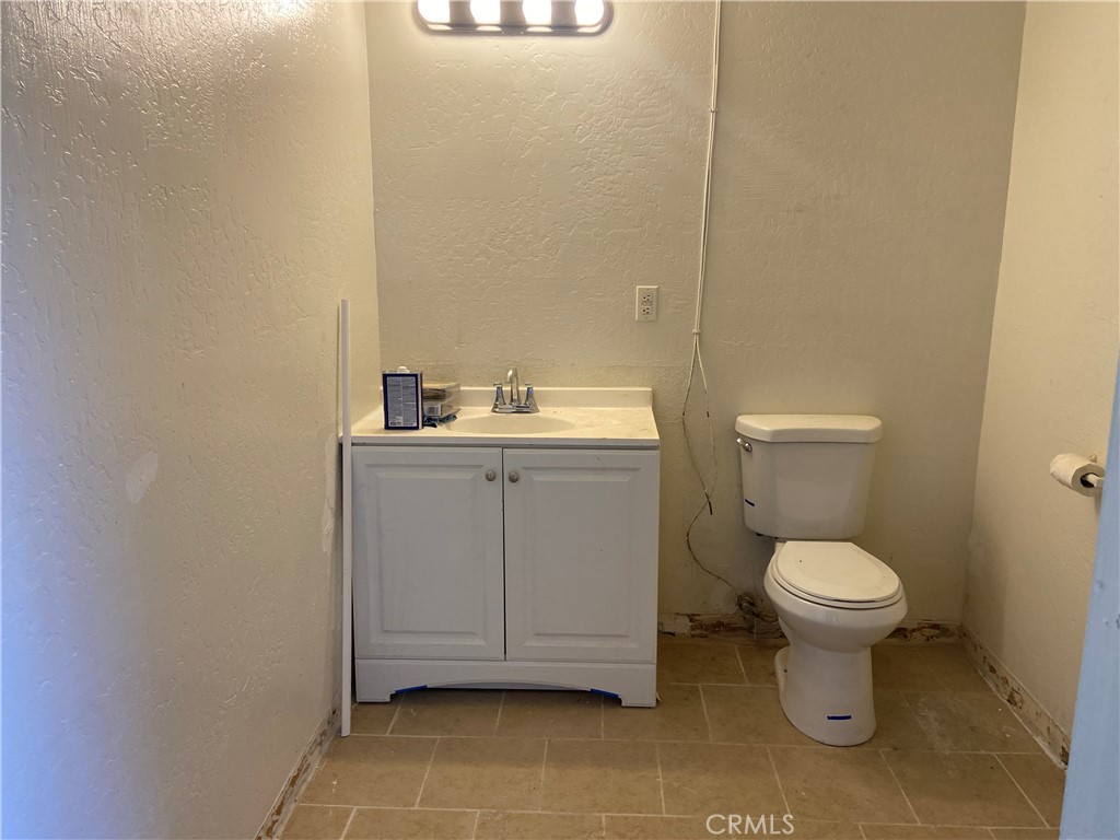 9437 EDINGER, Westminster CA 92683 - photo 4