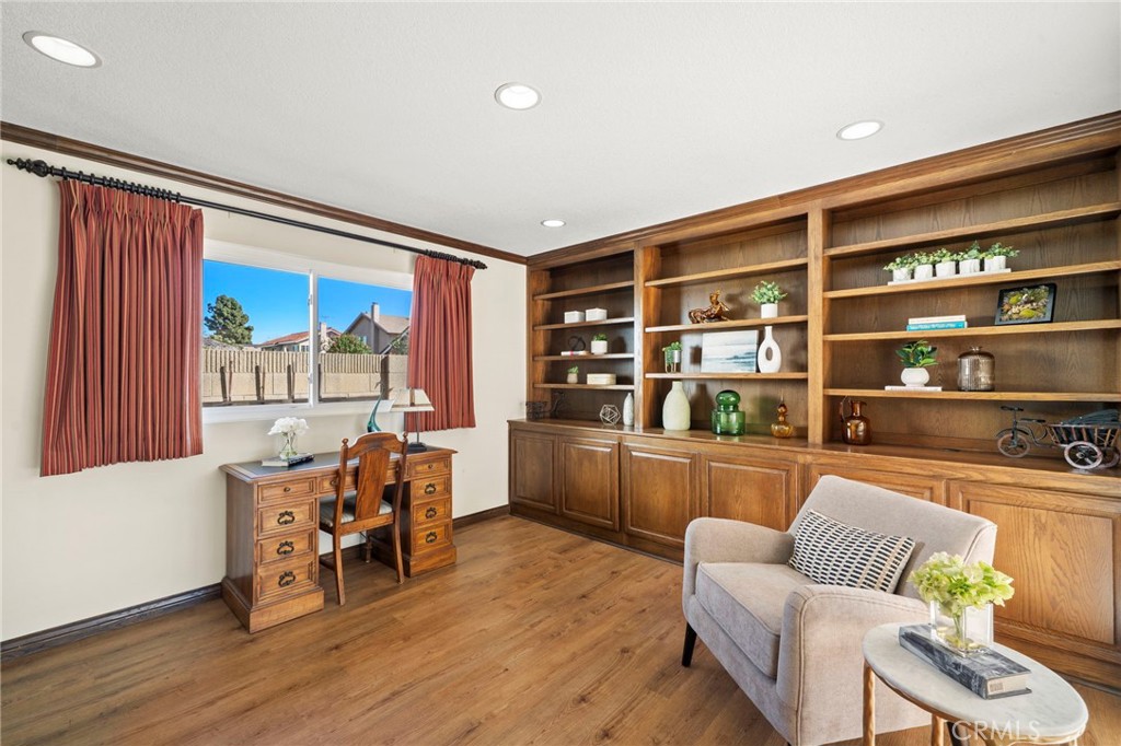 Custom built in features in family room - 9552 Westwood Drive, Westminster CA 92683 - photo 15