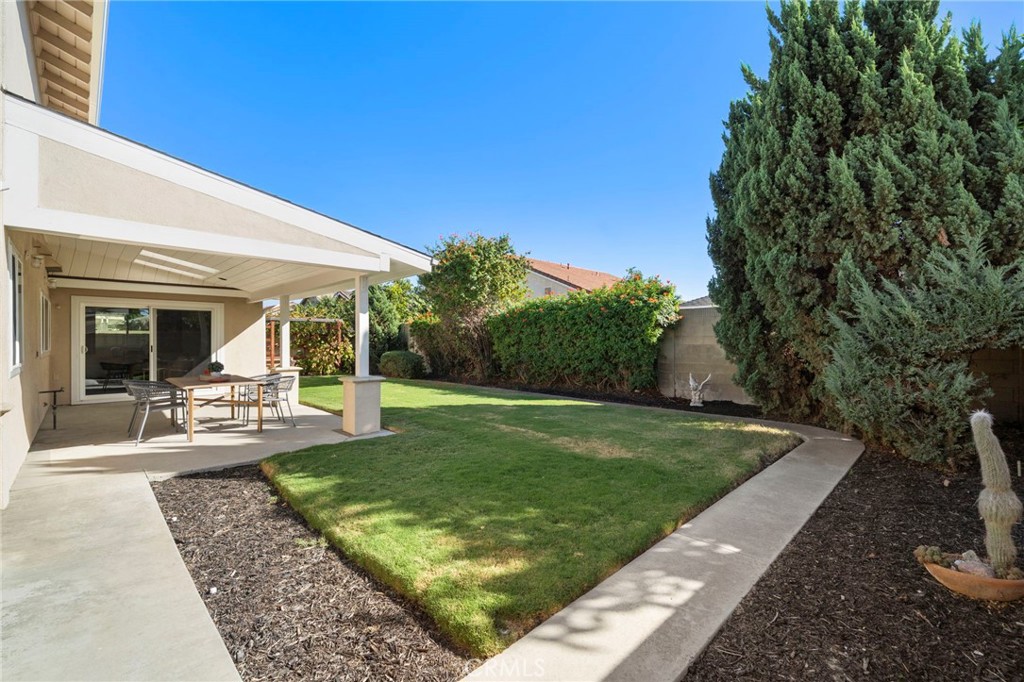 Wonderful outdoor area, great for entertaining - 9552 Westwood Drive, Westminster CA 92683 - photo 42