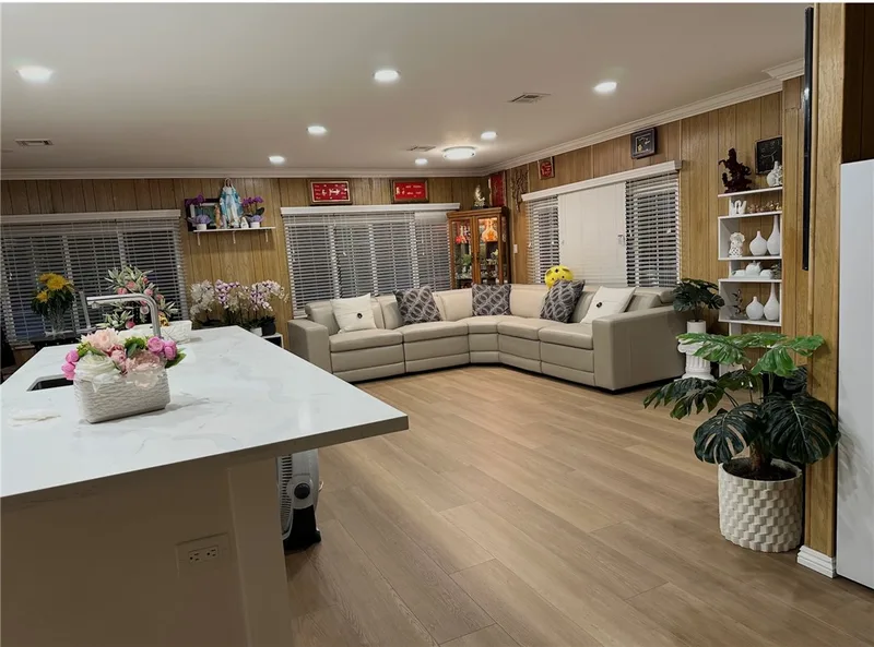 9800 Bolsa Avenue 60, Westminster