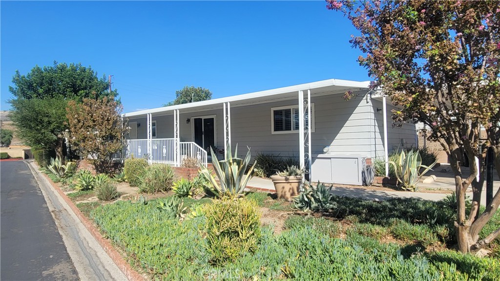 Large Yard Area, Corner Lot. A rare find here! - 16757 Lake Terrace Way, Yorba Linda CA 92886 - photo 3