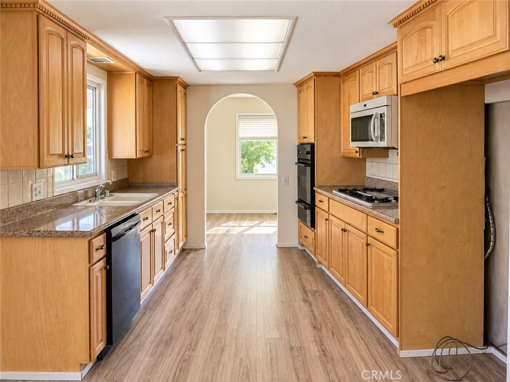 16966 Lake Knoll, Yorba Linda CA 92886 - photo 18