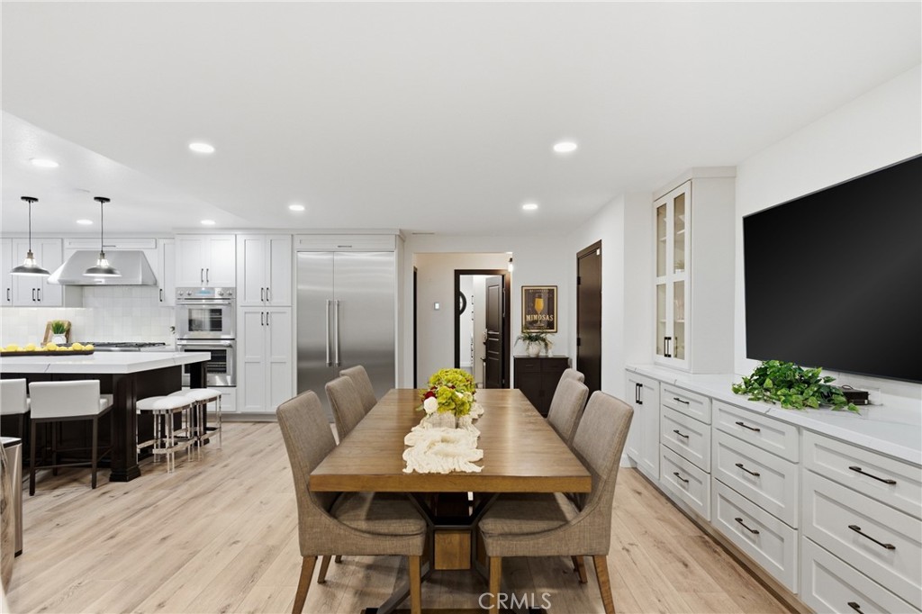 LOVE this eating area with built in storage in the middle of everything. - 17052 El Cajon Avenue, Yorba Linda CA 92886 - photo 14