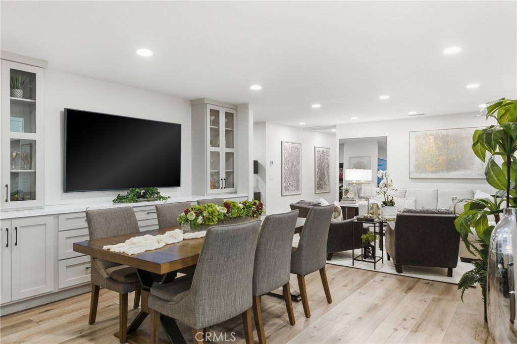 Eating area in middle of family room and kitchen - 17052 El Cajon Avenue, Yorba Linda CA 92886 - photo 16