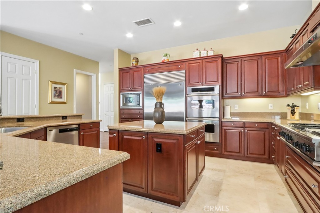 Kitchen - 17218 Blue Spruce, Yorba Linda CA 92886 - photo 21