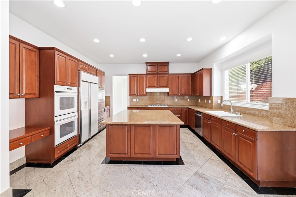 17529 Cloverdale, Yorba Linda CA 92886 - photo 3