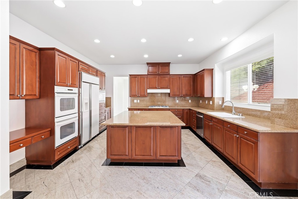 17529 Cloverdale, Yorba Linda CA 92886 - photo 5