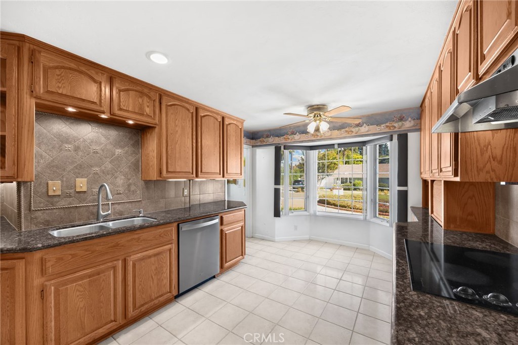 18932 Via Sereno, Yorba Linda CA 92886 - photo 12