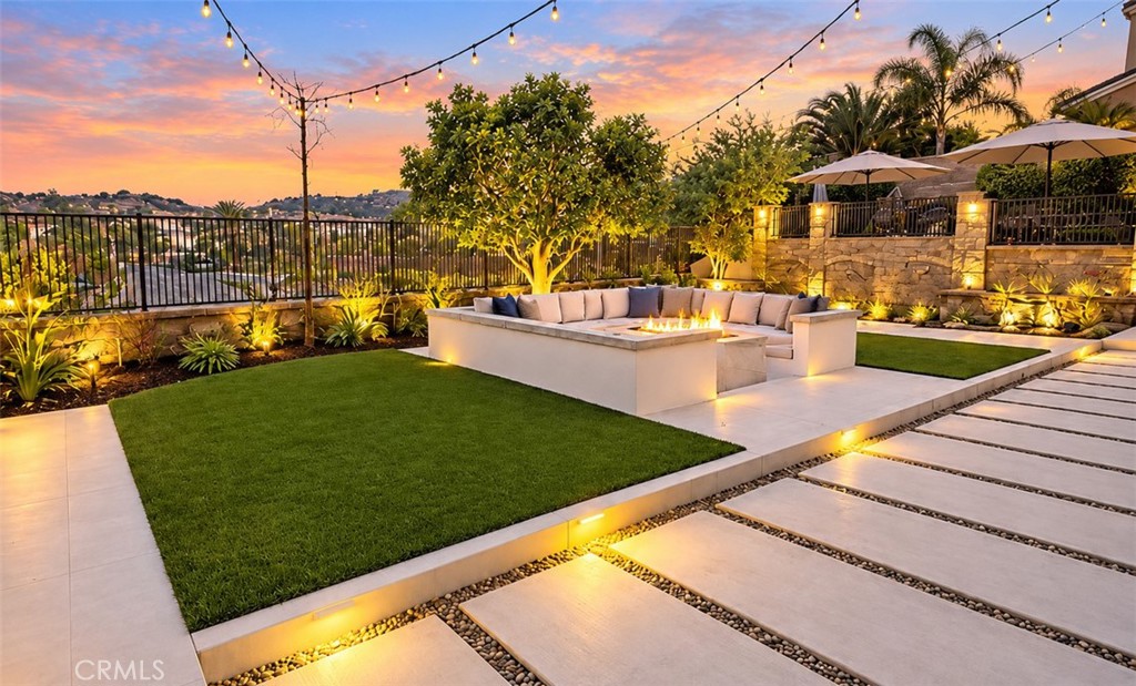 Large Family Fire-Pit - 19411 Cleveland Bay Lane, Yorba Linda CA 92886 - photo 5