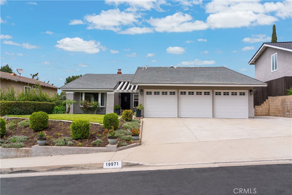 19971 Fernglen, Yorba Linda CA 92886 - photo 1
