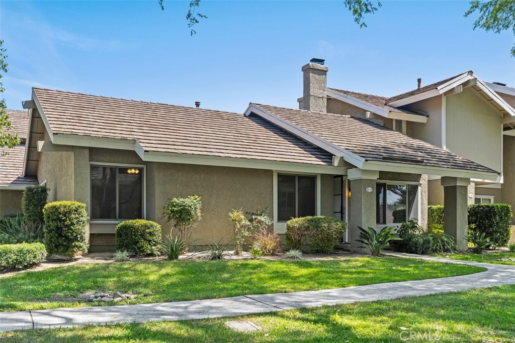 Welcome home to 21106 Via Rincon, Yorba Linda, CA 92887. - 21106 Via Rincon, Yorba Linda CA 92887 - photo 1