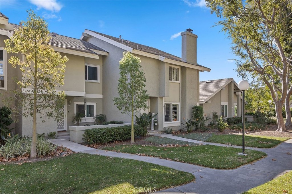 Beautiful peaceful and quiet location at Rancho Dominguez Townhomes - 21107 Via Arnaz, Yorba Linda CA 92887 - photo 1