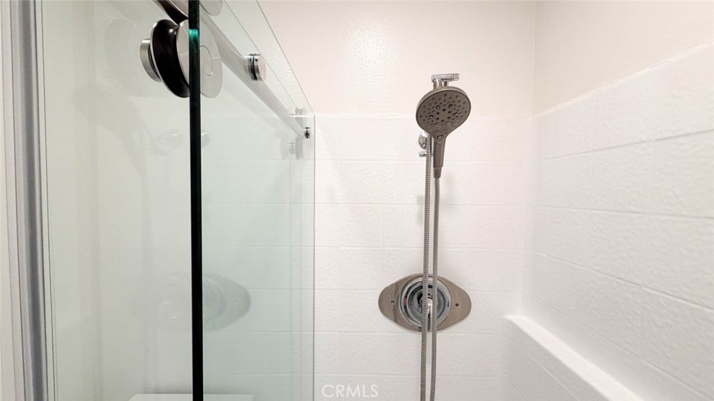 Nice glass door enclosured for the hall way bathroom. - 23472 Cambridge Road 297, Yorba Linda CA 92887 - photo 24