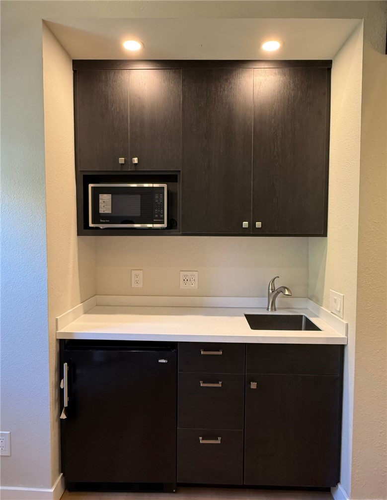 Easy to maintain kitchenette. - 25520 Aragon JR ADU, Yorba Linda CA 92887 - photo 7