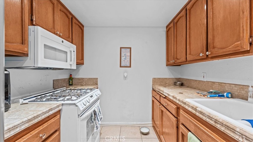 4788 Lakeview, Yorba Linda CA 92886 - photo 8