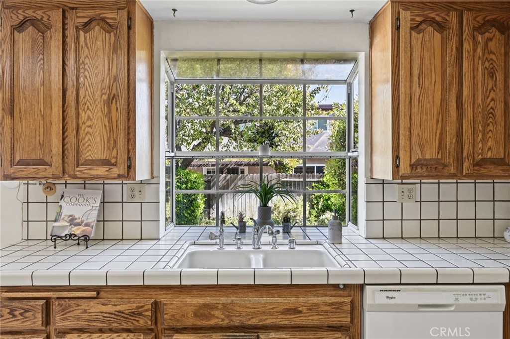 The garden window in the kitchen looks out towards the backyard - 5062 W Knoll Drive, Yorba Linda CA 92886 - photo 25
