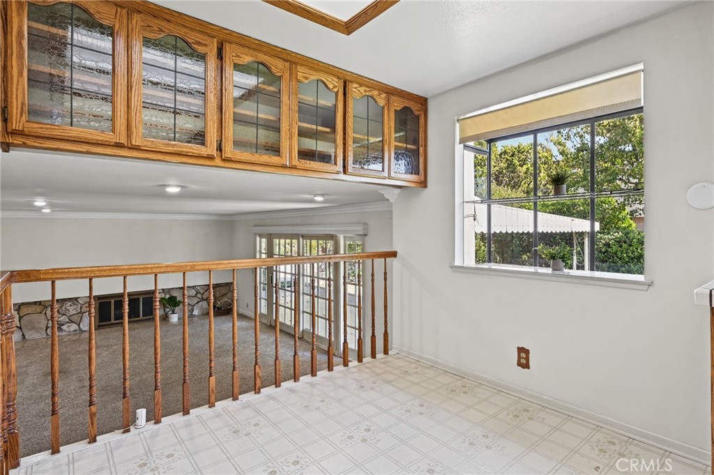 A table can sit in this spot. There's extra storage and a second garden window looking out towards the backyard. - 5062 W Knoll Drive, Yorba Linda CA 92886 - photo 26