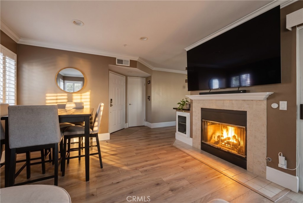 Entry way to the living room - 5360 Silver Canyon Road 8C, Yorba Linda CA 92887 - photo 1