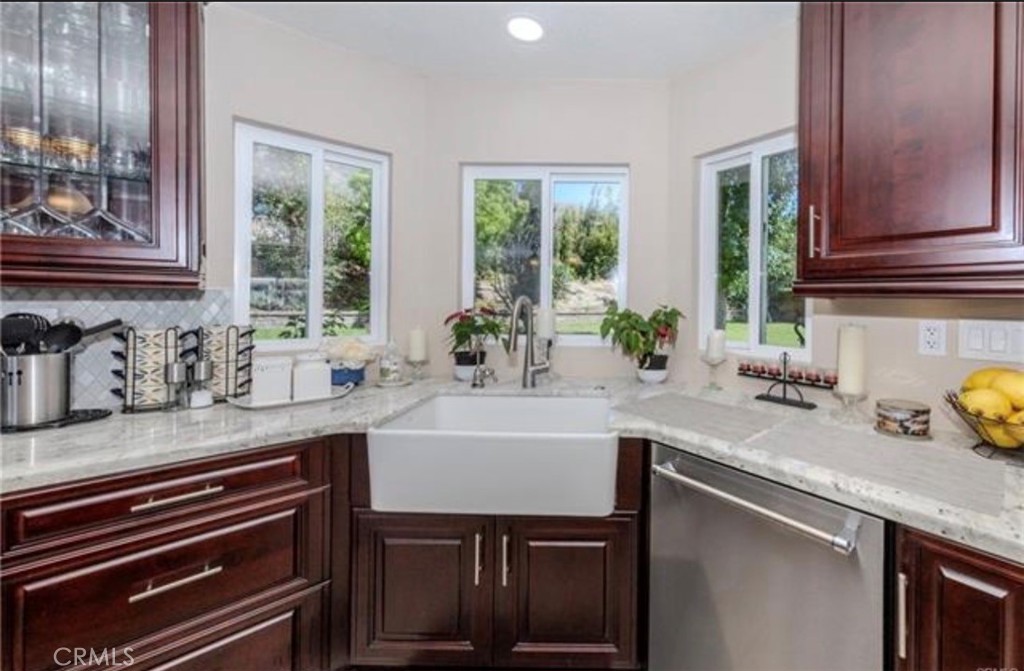 Beautiful actual kitchen. - 5505 Green Hollow Lane, Yorba Linda CA 92887 - photo 3
