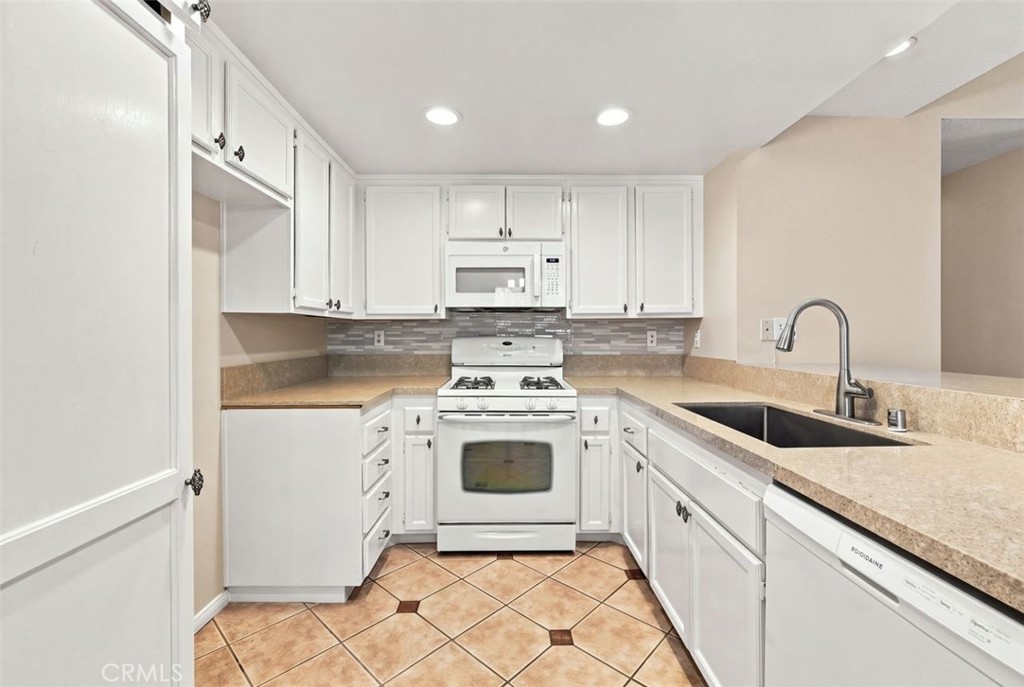 5706 Old Village, Yorba Linda CA 92887 - photo 2