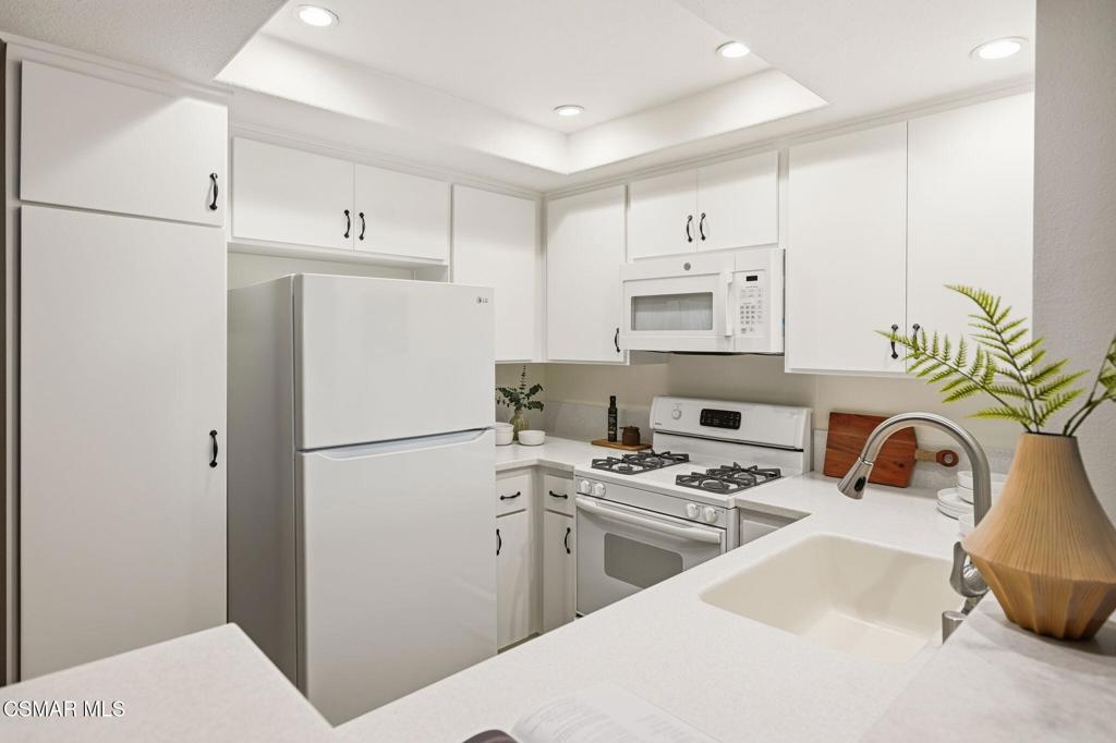 20-web-or-mls-5853_Portsmouth_Rd-20 - 5853 Portsmouth Road 232, Yorba Linda CA 92887 - photo 3