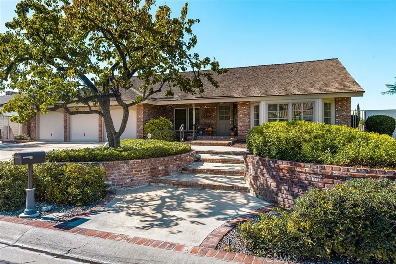 5861 Sunmist Drive, Yorba Linda, CA 92886